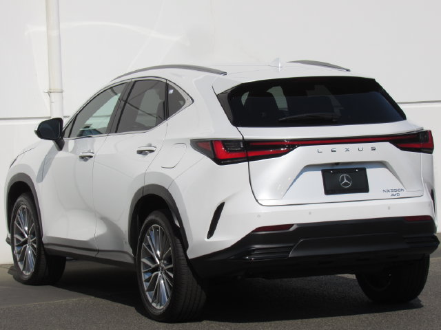 Used 2022 Lexus NX 350h AWD w/ Vision Package image 6