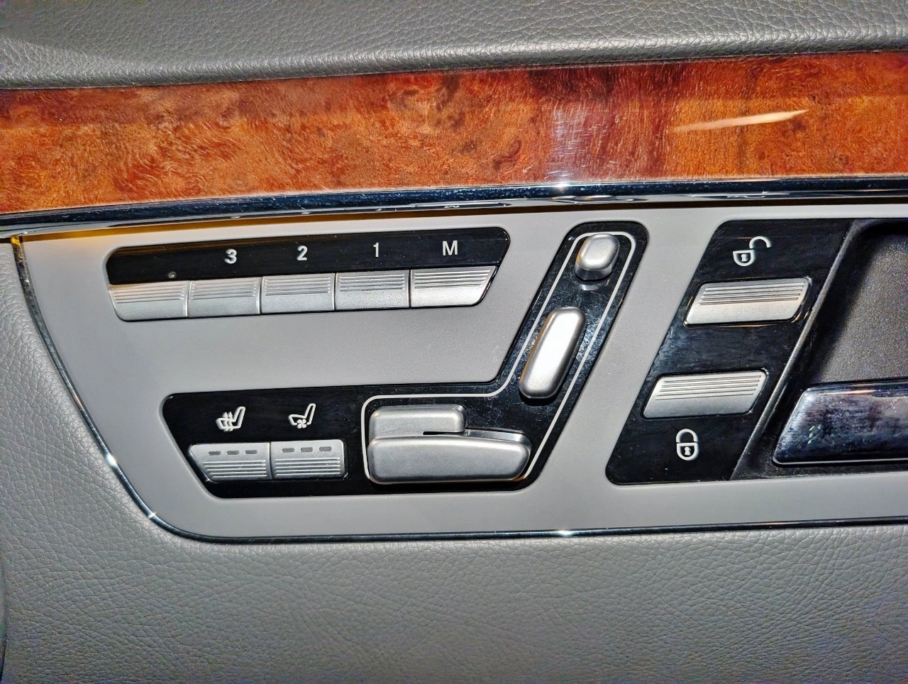 Used 2008 Mercedes-Benz S 550 4MATIC image 42