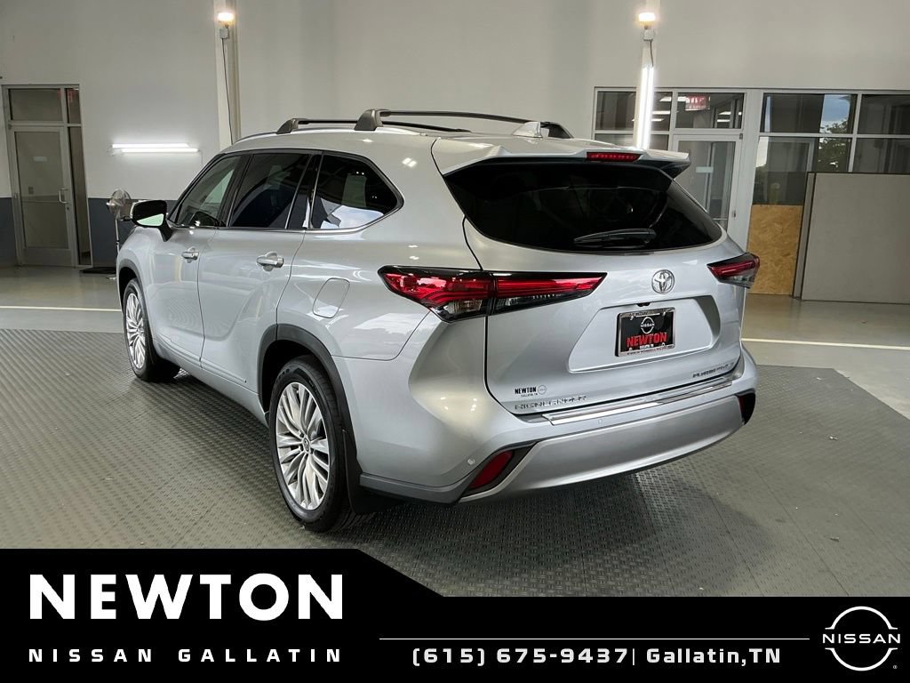 Used 2023 Toyota Highlander Platinum AWD/4WD image 32