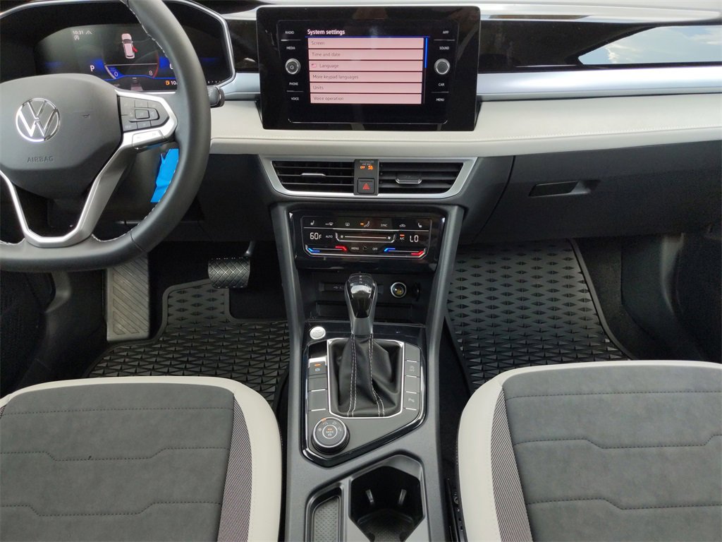 Used 2025 Volkswagen Taos SE image 22