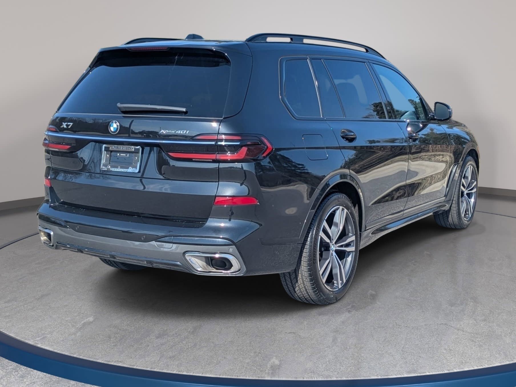 Used 2024 BMW X7 xDrive40i w/ M Sport Package image 5