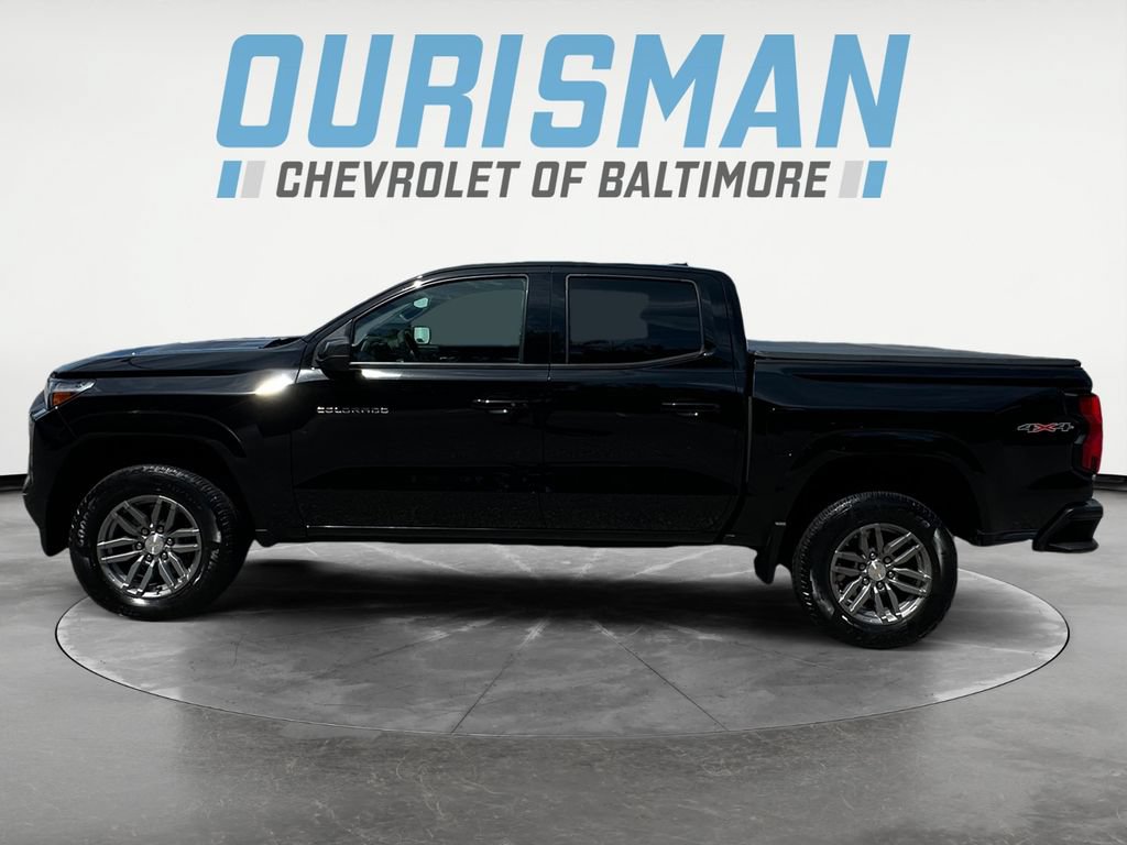 Used 2023 Chevrolet Colorado LT AWD/4WD image 3