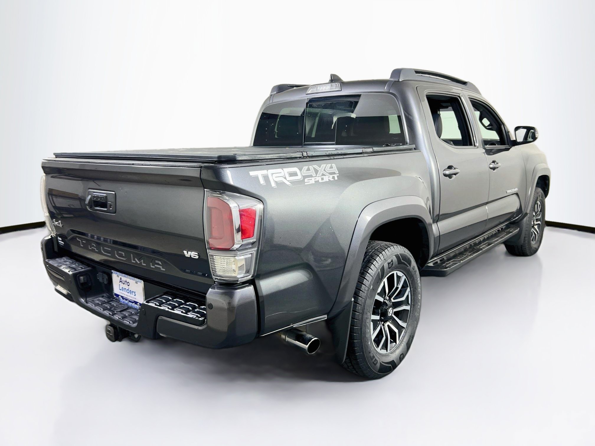 Used 2020 Toyota Tacoma TRD Sport w/ TRD Premium Sport Package AWD/4WD image 5