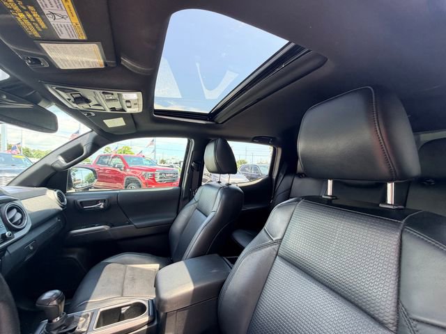 Used 2020 Toyota Tacoma TRD Off-Road w/ TRD Premium Off Road Package AWD/4WD image 11