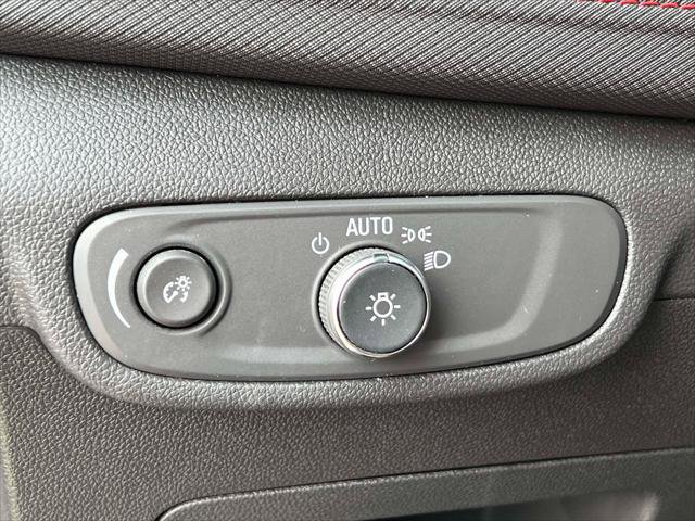 Used 2025 Chevrolet TrailBlazer RS w/ Driver Confidence Package image 19