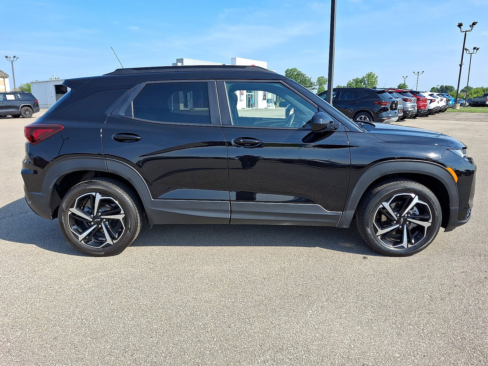 Used 2023 Chevrolet TrailBlazer RS w/ Sun and Liftgate Package AWD/4WD image 26