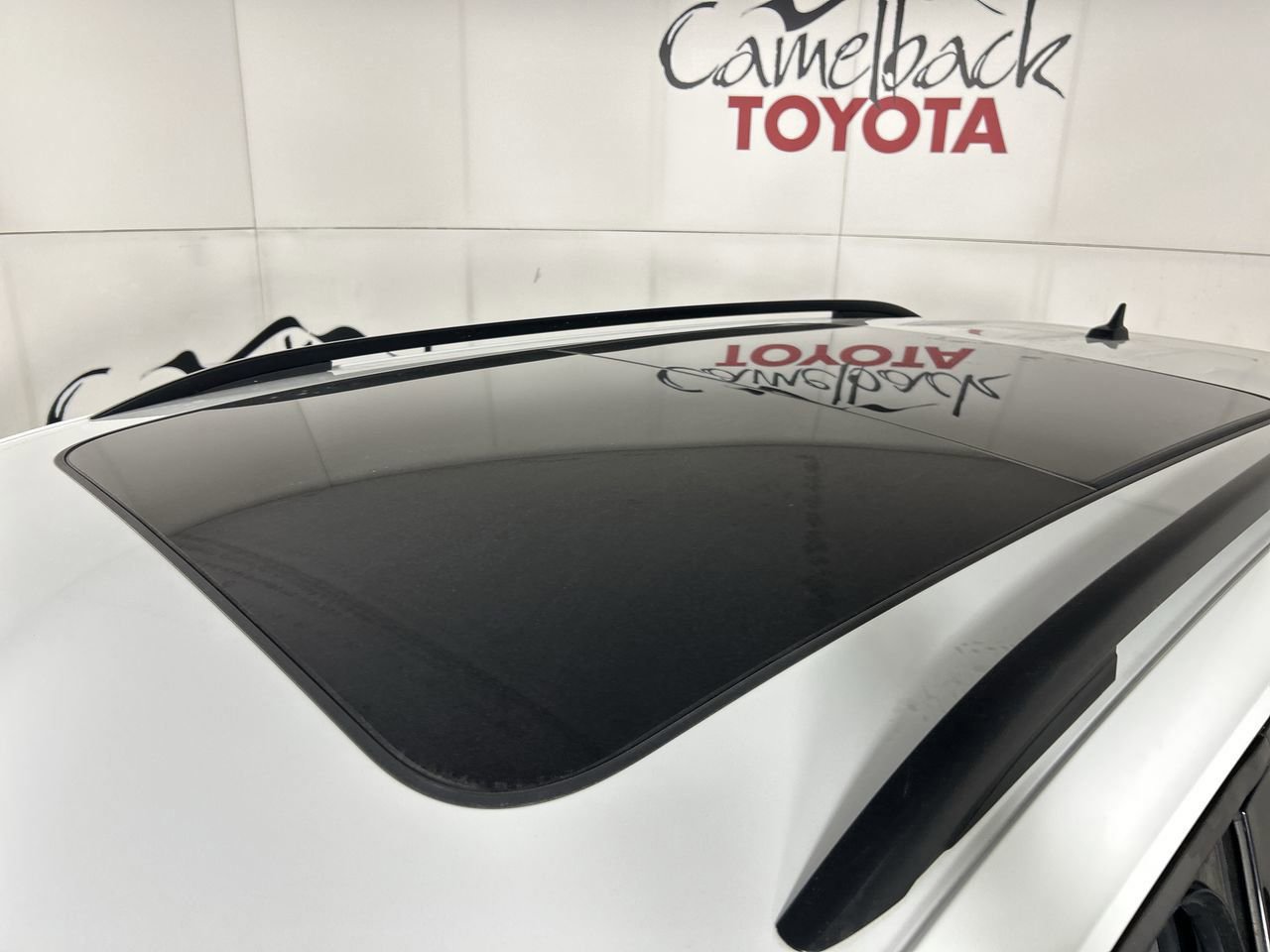 Used 2021 Volkswagen Tiguan SE R-Line image 10