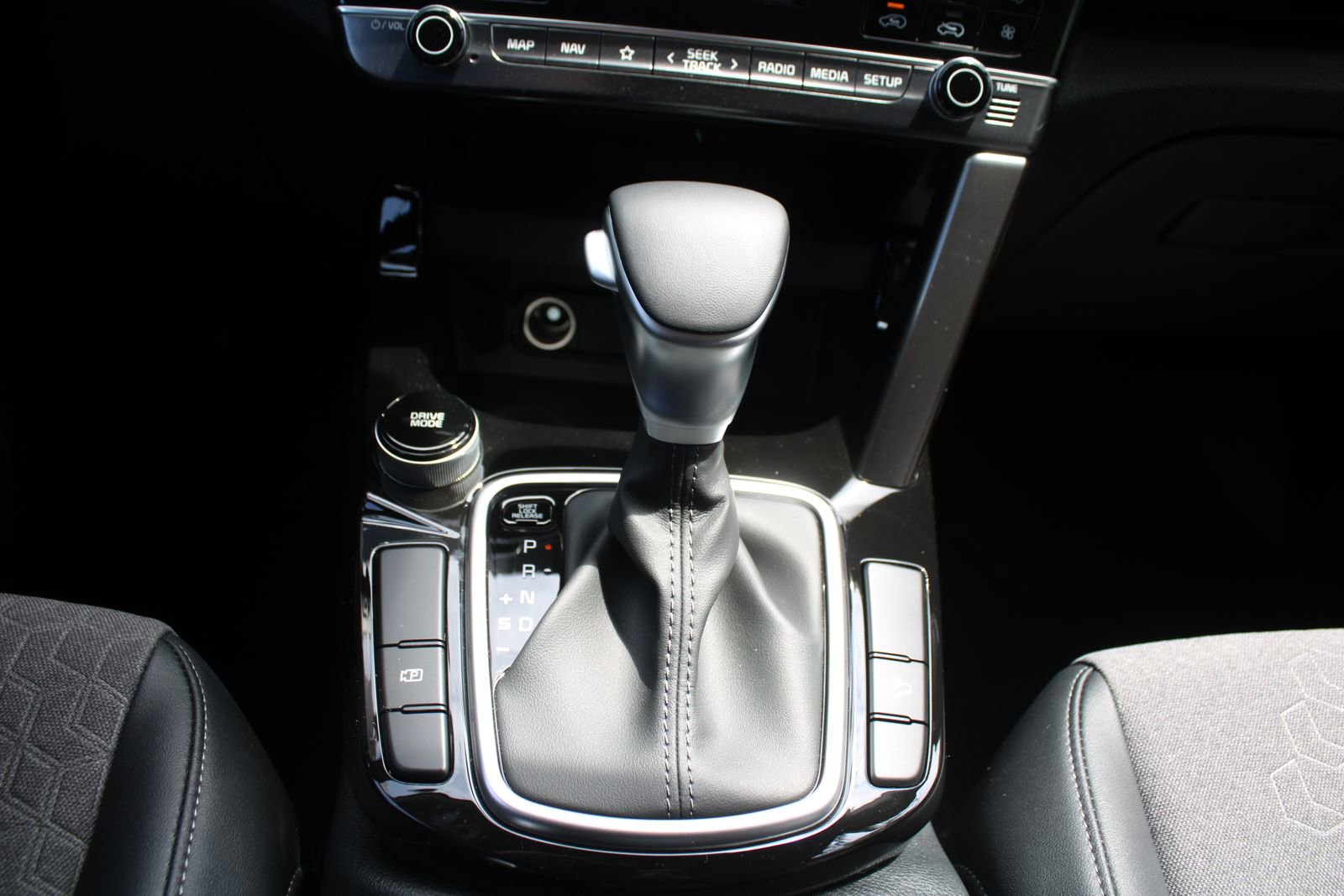 New 2026 Kia Seltos S FWD image 31