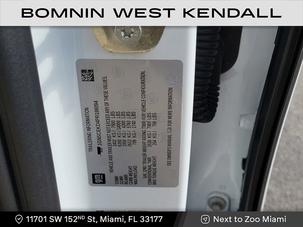 Used 2023 Chevrolet Suburban RST w/ Luxury Package image 30