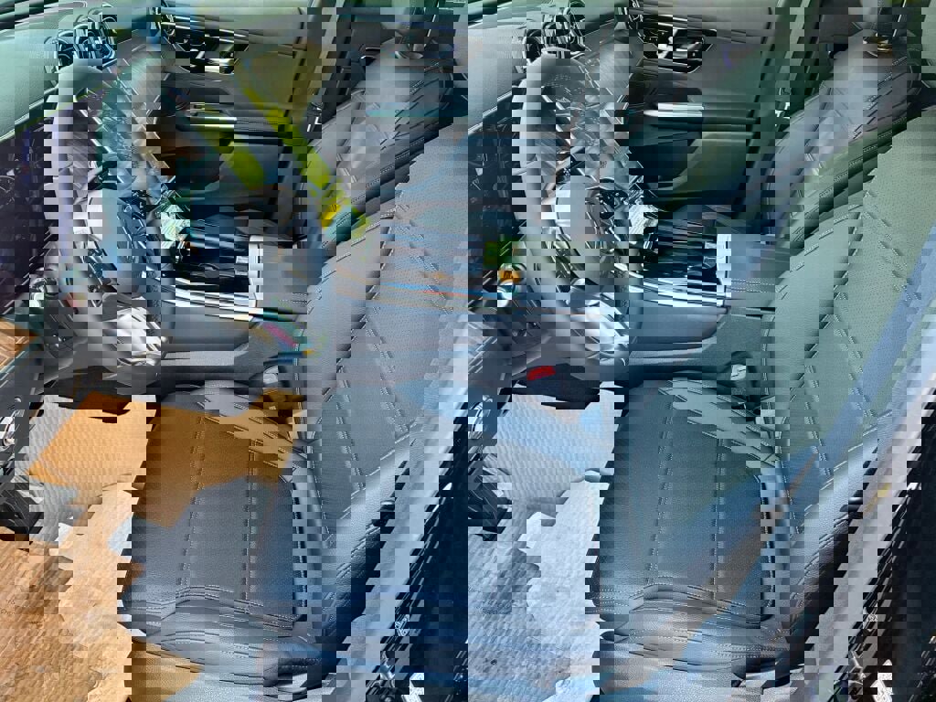 New 2026 Mercedes-Benz GLC 350e 4MATIC image 6