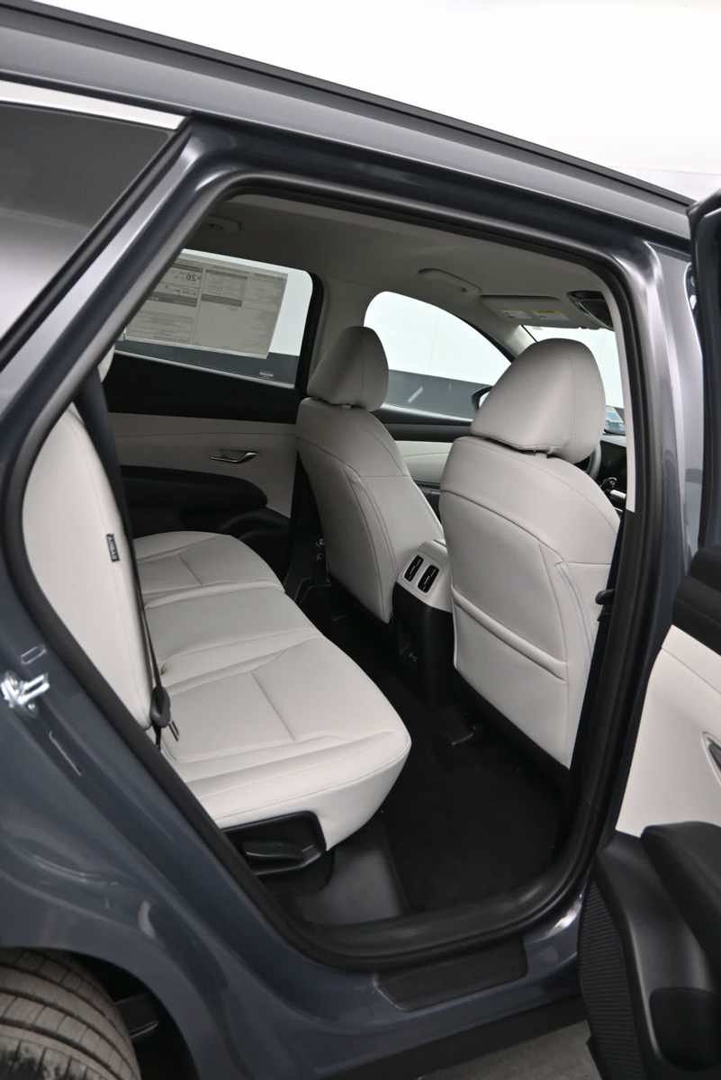 New 2026 Hyundai Tucson SEL Plus AWD/4WD image 12
