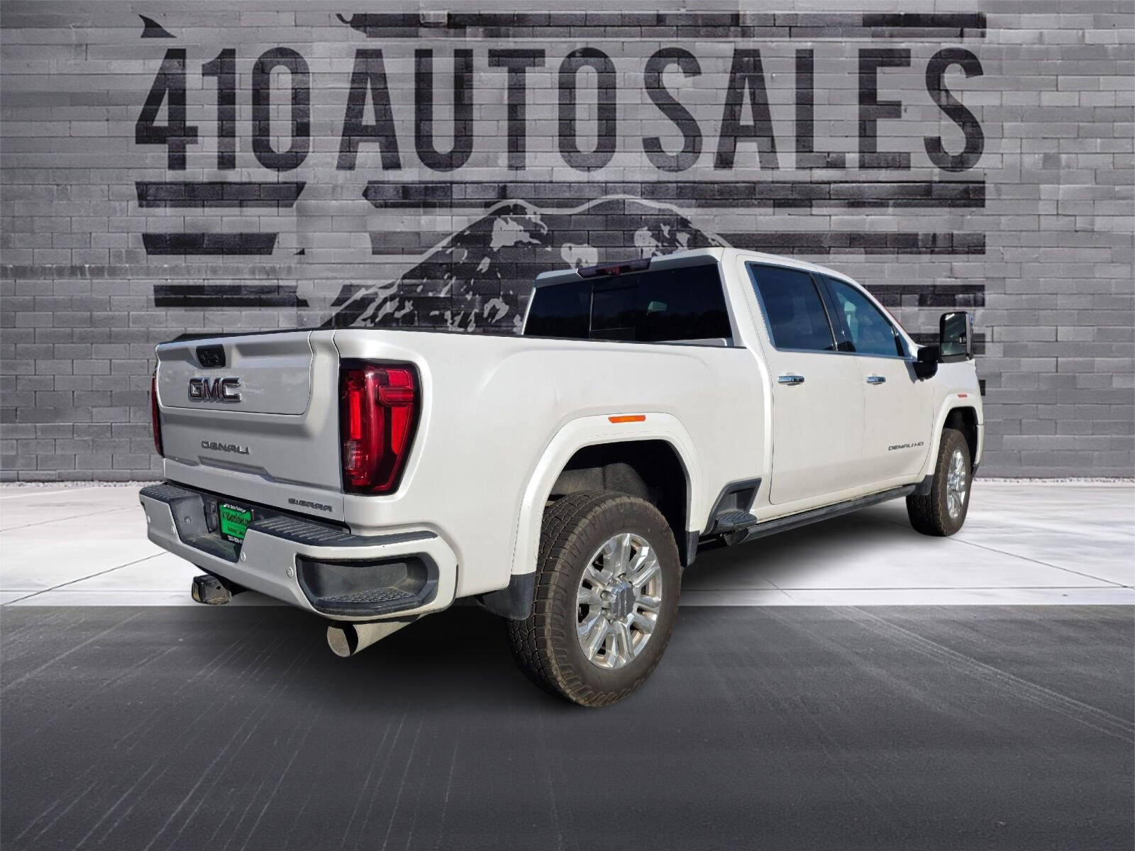 Used 2022 GMC Sierra 3500 Denali w/ Denali Ultimate Package AWD/4WD image 3