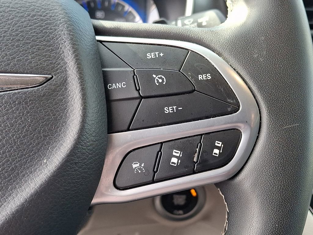 Used 2024 Chrysler Pacifica Touring-L image 21