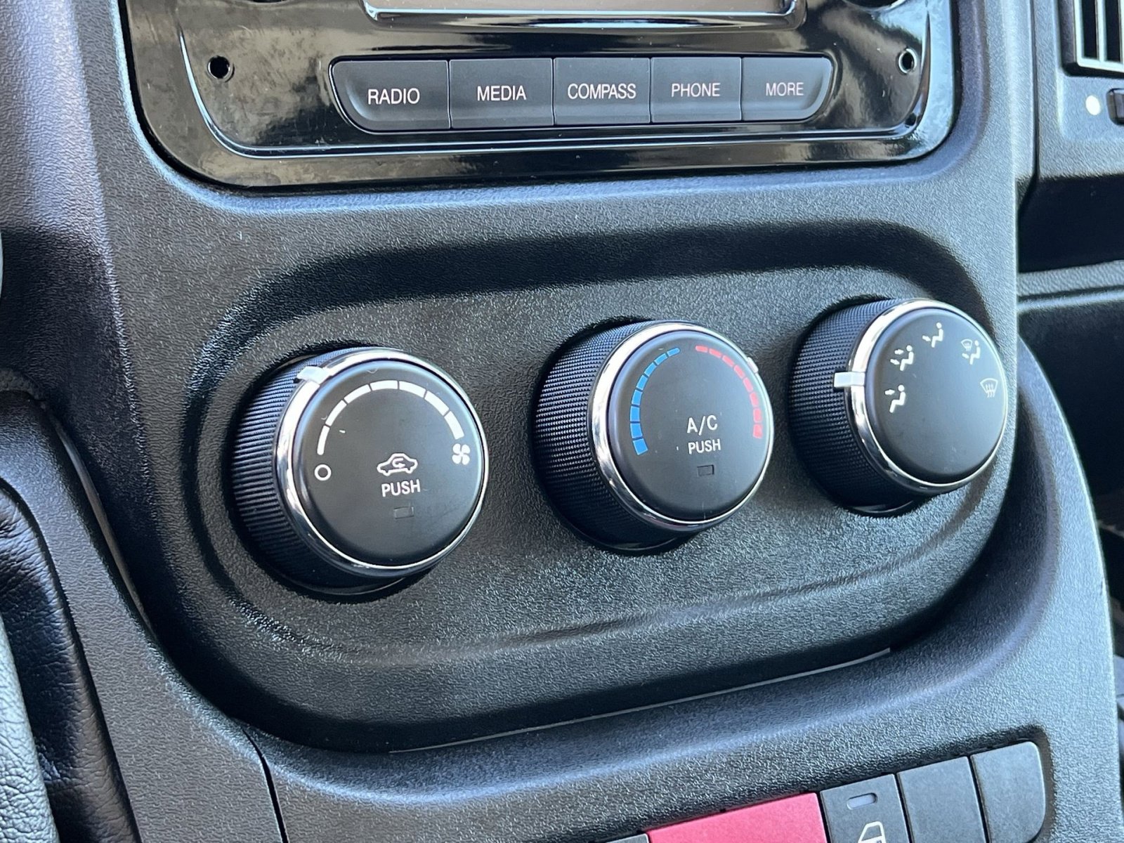 Used 2019 RAM ProMaster 1500 image 21