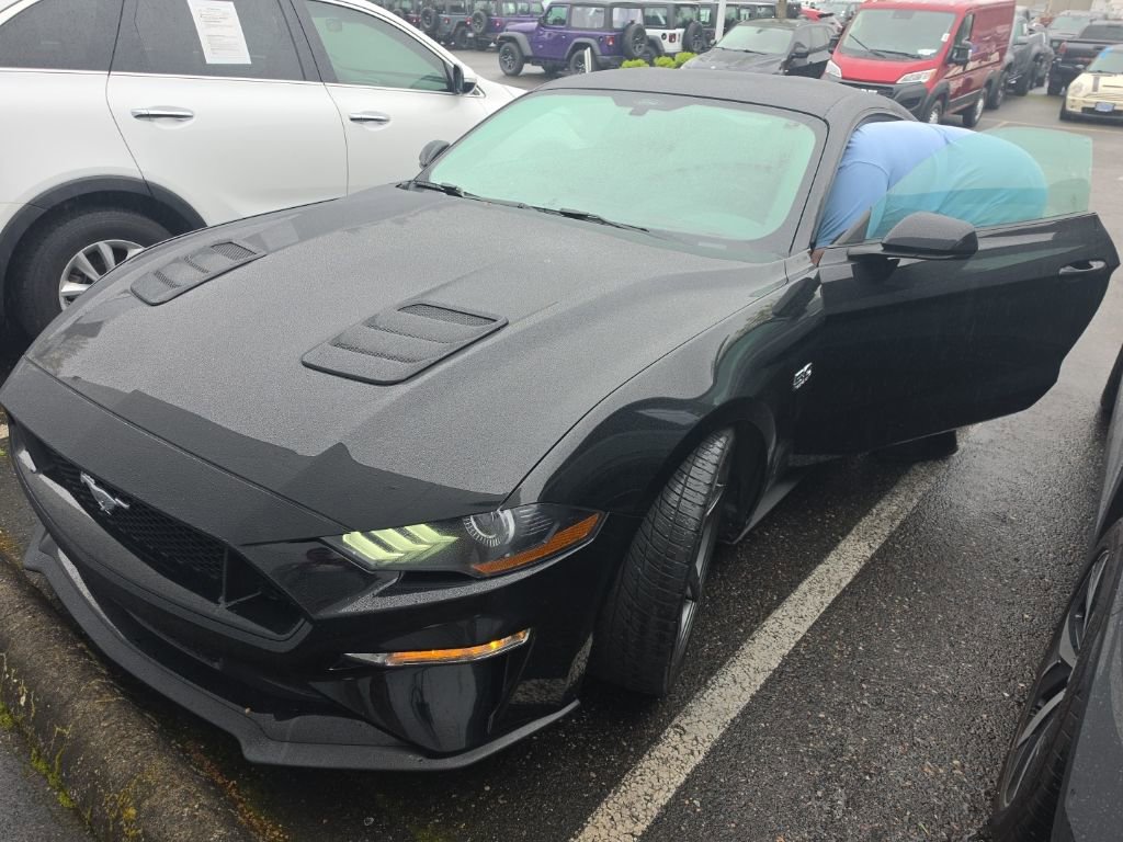 Used 2018 Ford Mustang GT RWD image 2