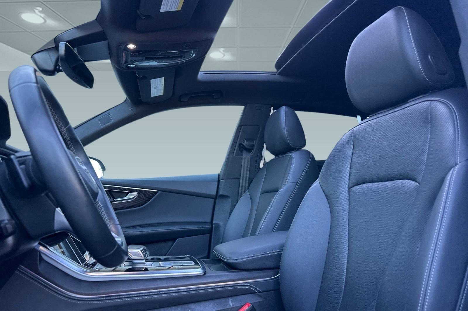 Used 2023 Audi Q8 Prestige w/ Prestige Package image 15