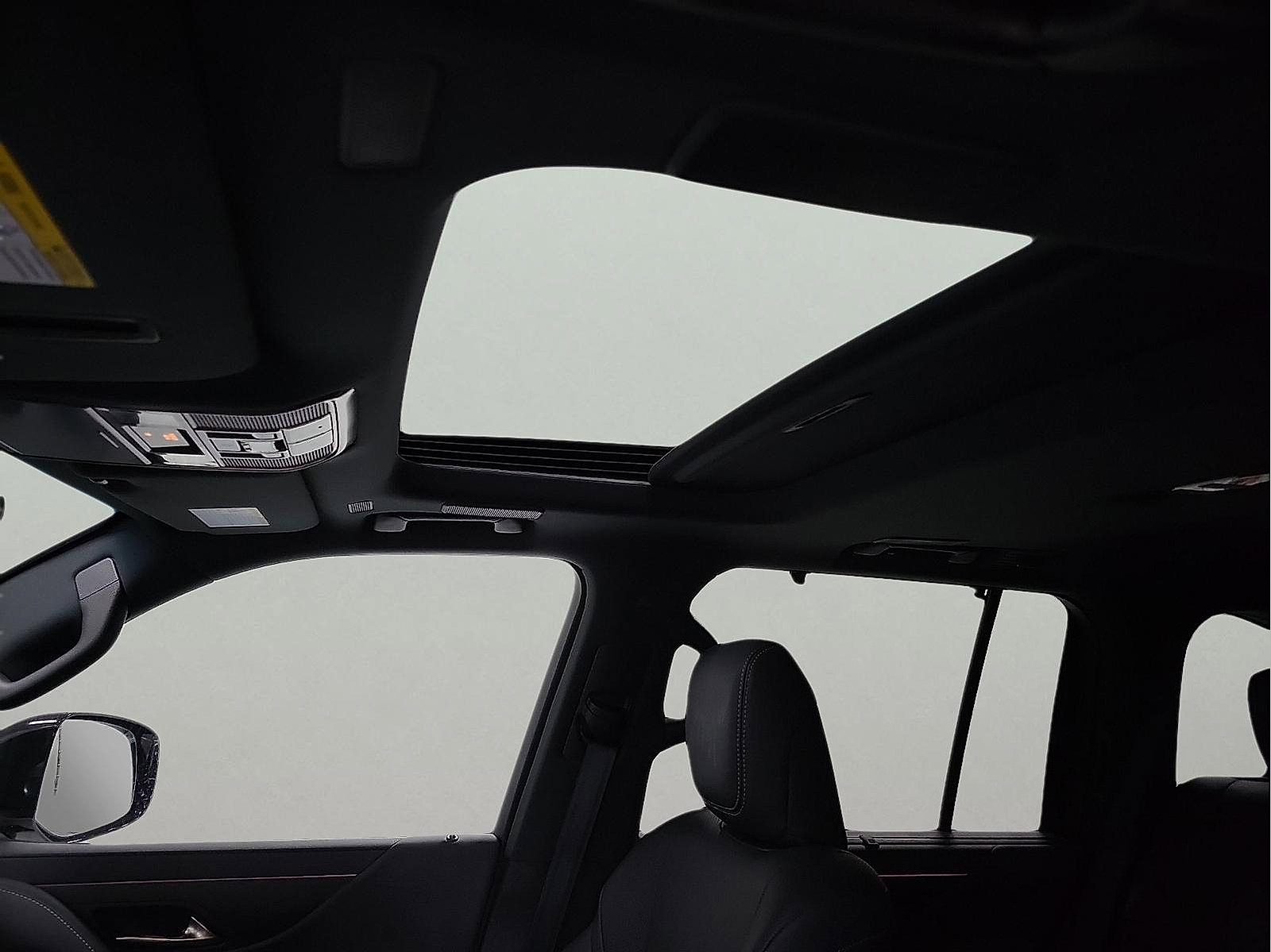 Used 2024 Lexus LX 600 4WD w/ Appearance Package image 11