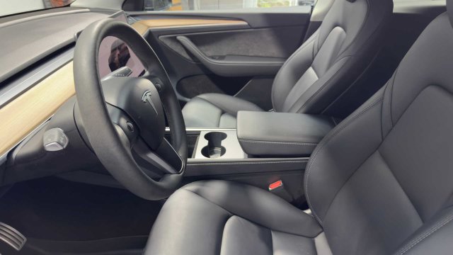 Used 2024 Tesla Model Y Performance AWD/4WD image 21