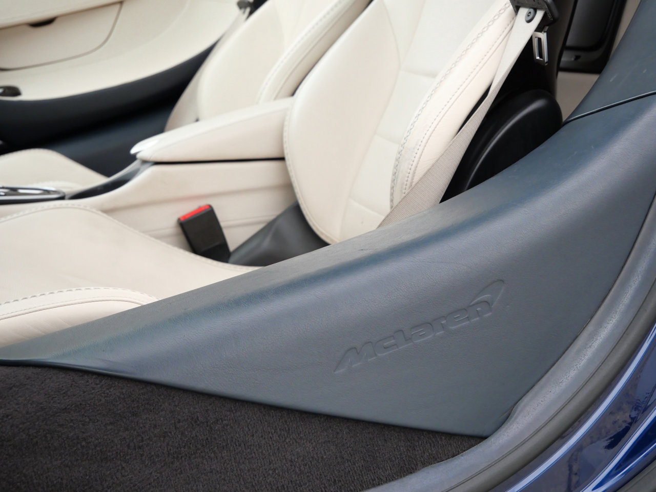 Used 2021 McLaren GT RWD image 18