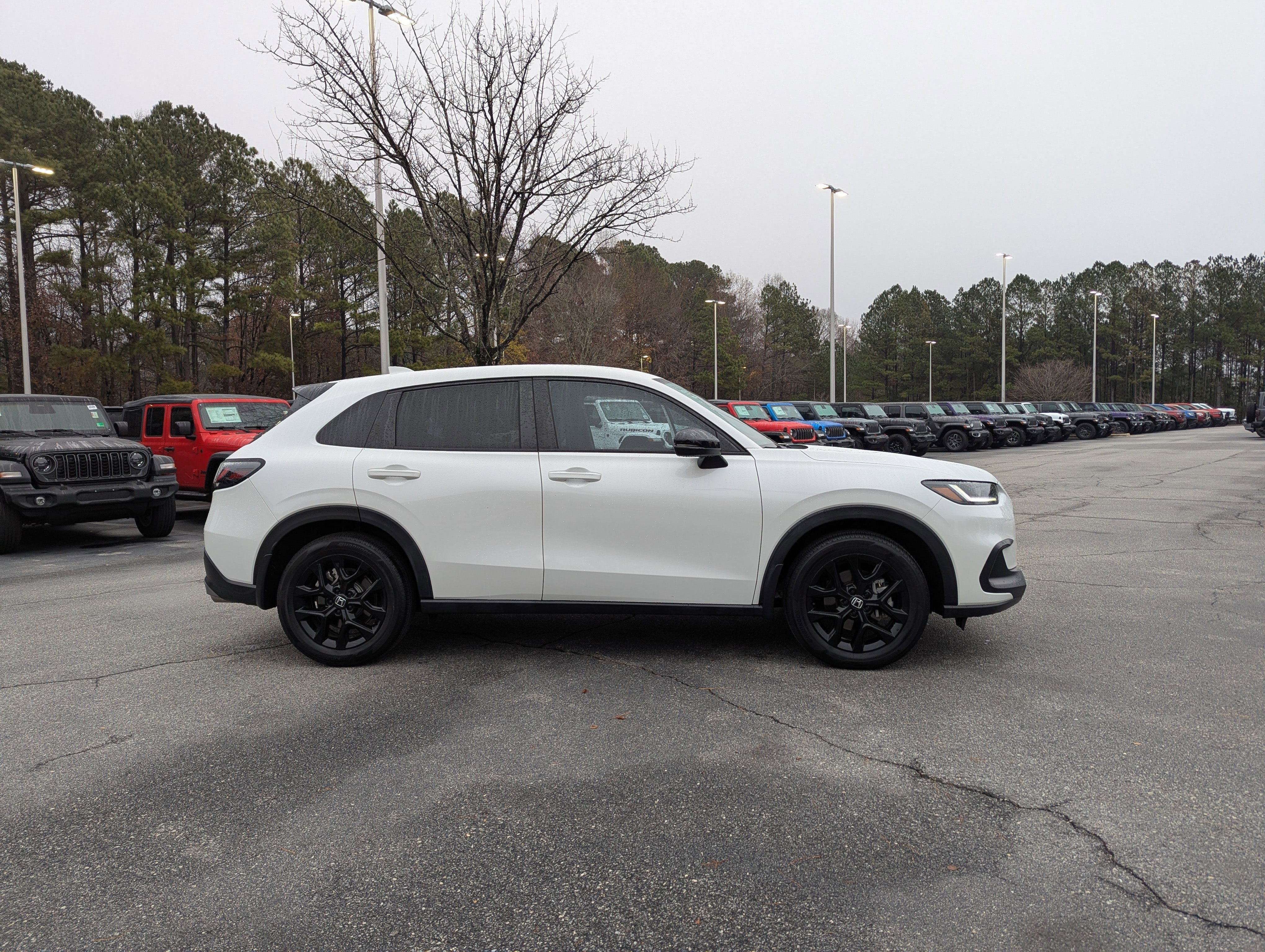 Used 2023 Honda HR-V Sport image 4