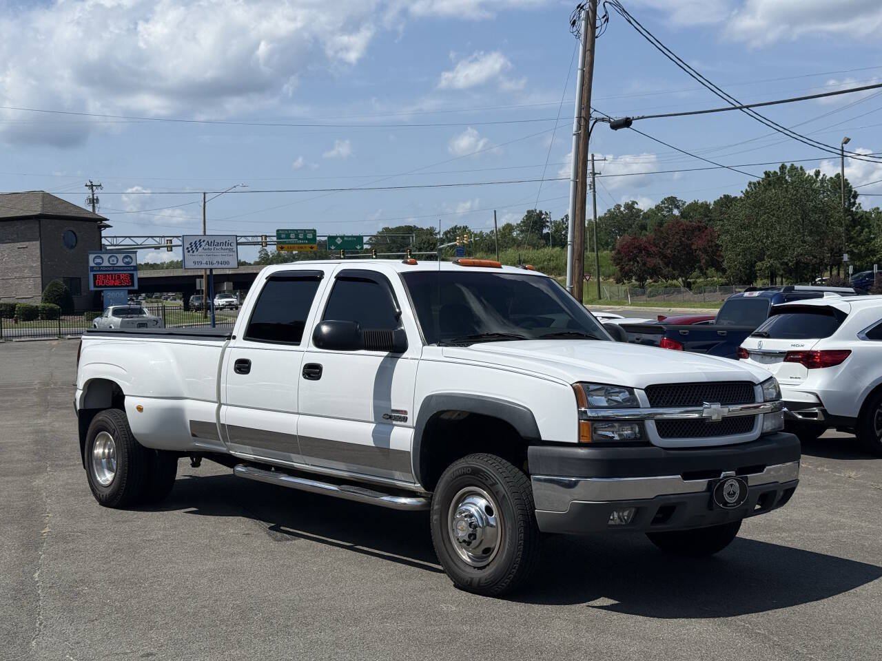 Used 2003 Chevrolet Silverado 3500 LT RWD image 2