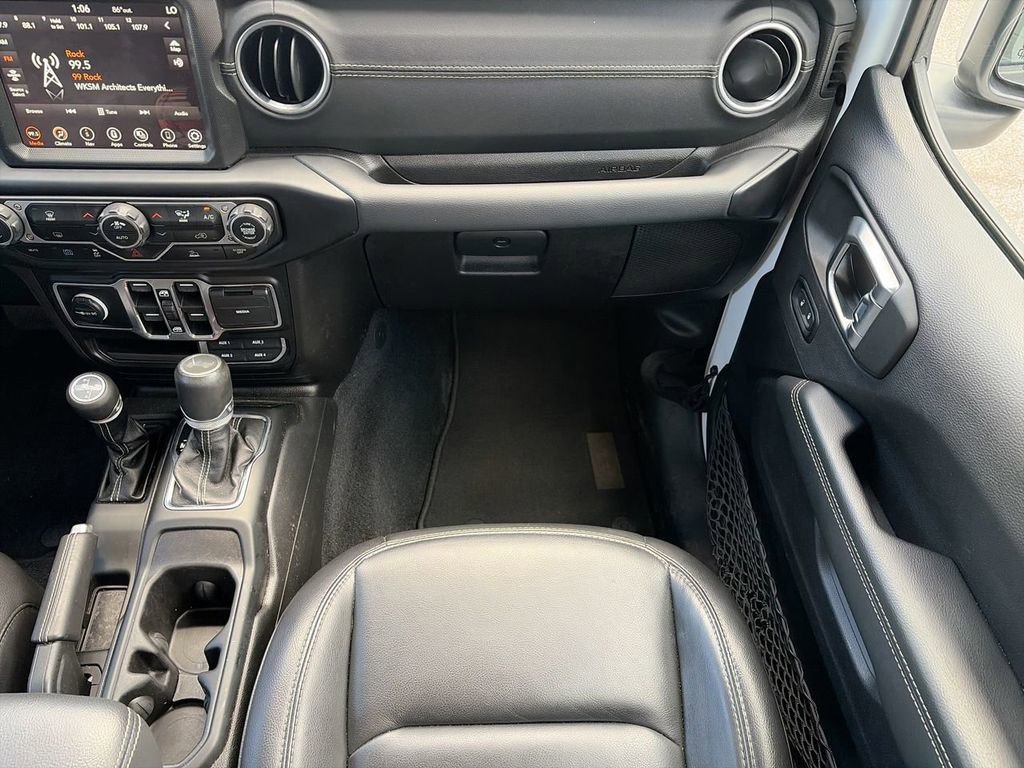 Used 2023 Jeep Wrangler Unlimited Sahara AWD/4WD image 13