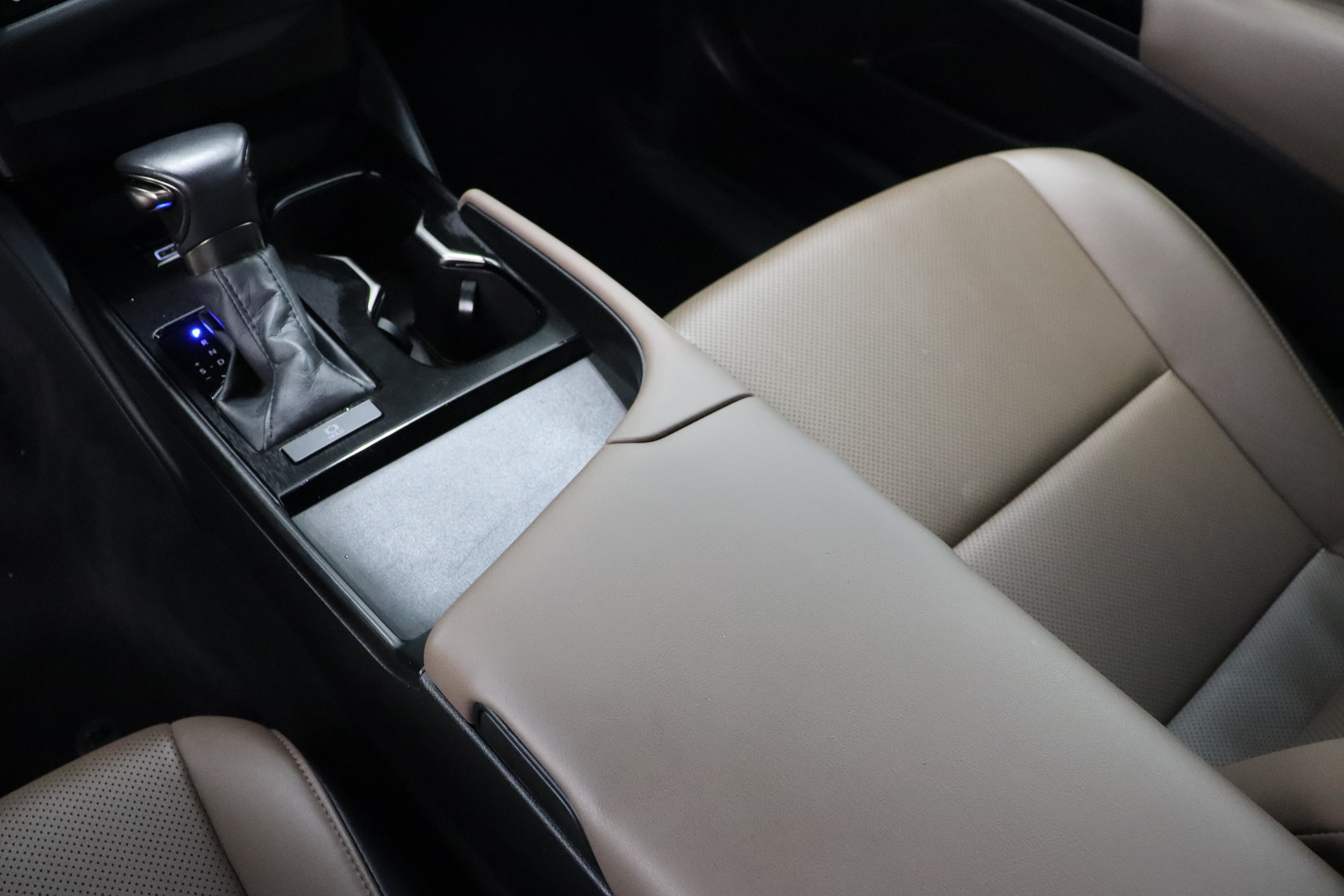 Used 2024 Lexus ES 350 w/ Accessory Package (Z1) FWD image 17