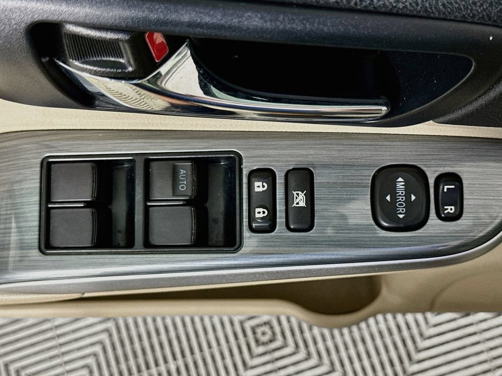 Used 2014 Toyota Camry XLE w/ Leather Package FWD image 20