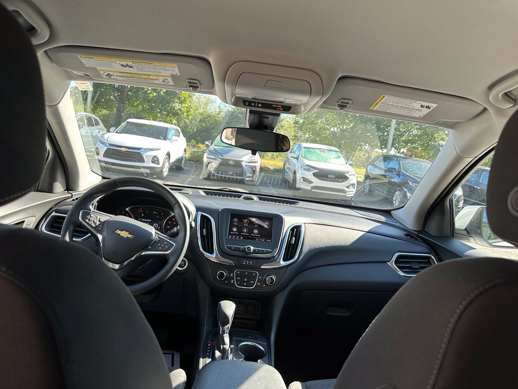 Used 2024 Chevrolet Equinox LT FWD image 23