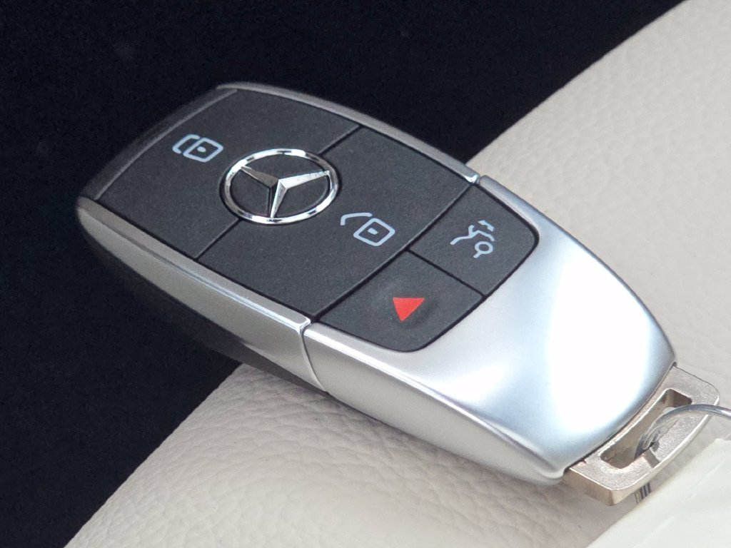 New 2026 Mercedes-Benz GLB 250 4MATIC image 36