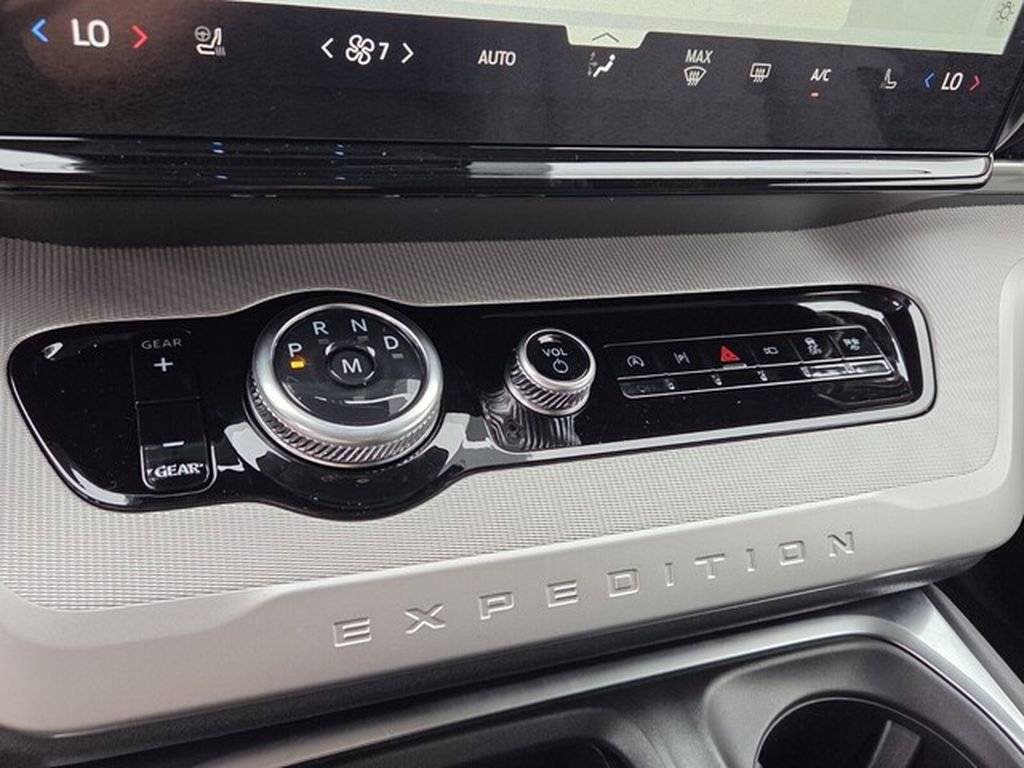 New 2027 Ford Expedition Active RWD image 24