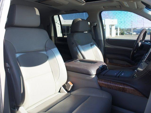 Used 2019 Chevrolet Suburban Premier image 25
