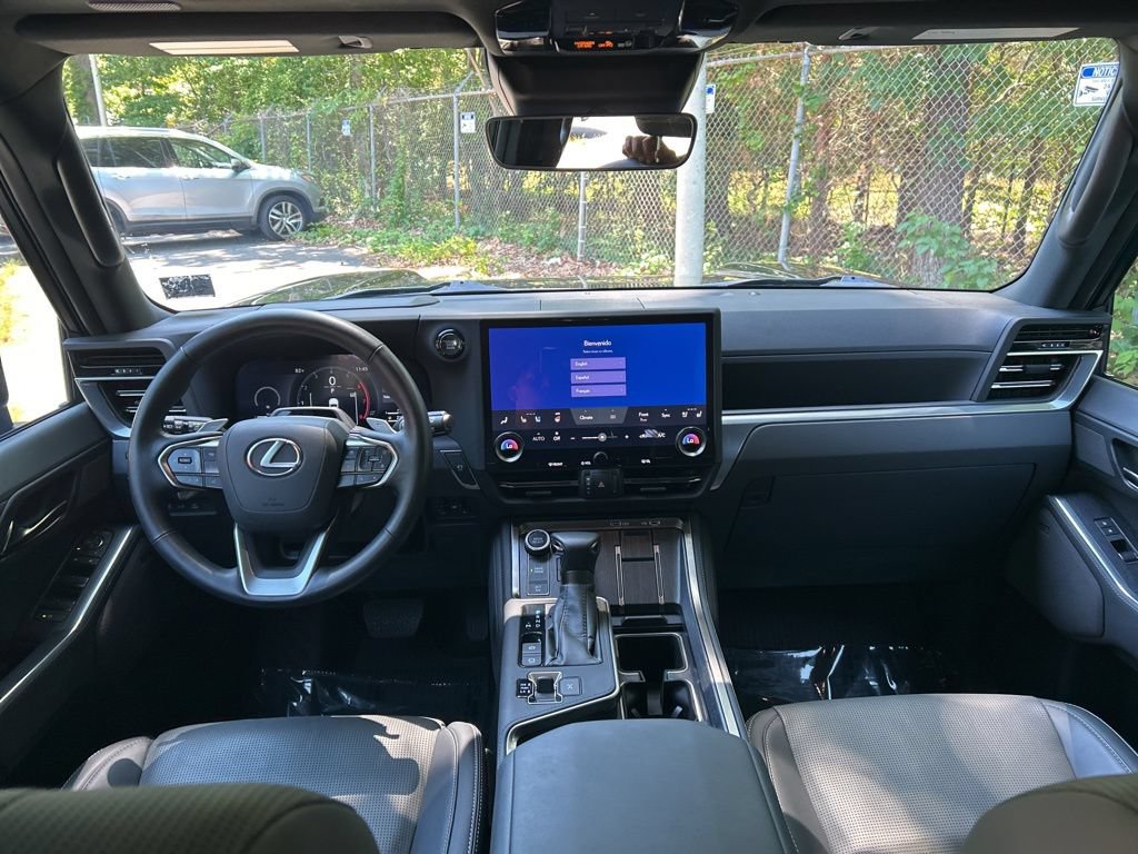 Used 2025 Lexus GX 550 w/ Cold Area Package AWD/4WD image 31