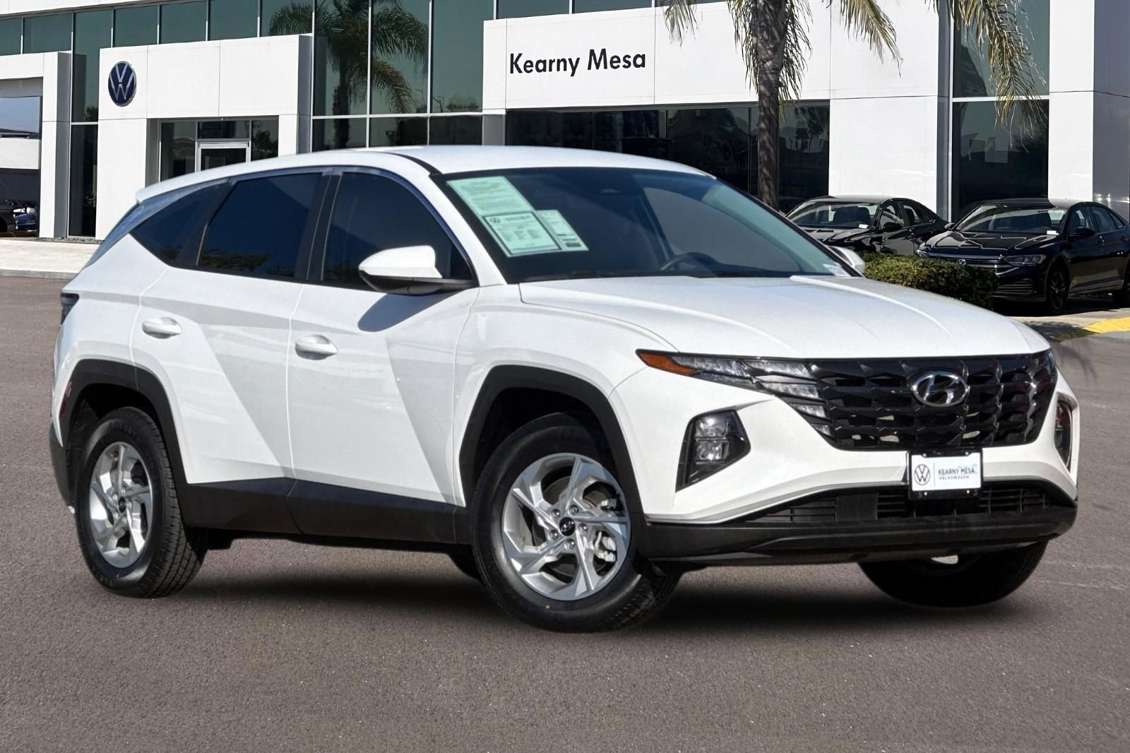 Used 2023 Hyundai Tucson SE image 2