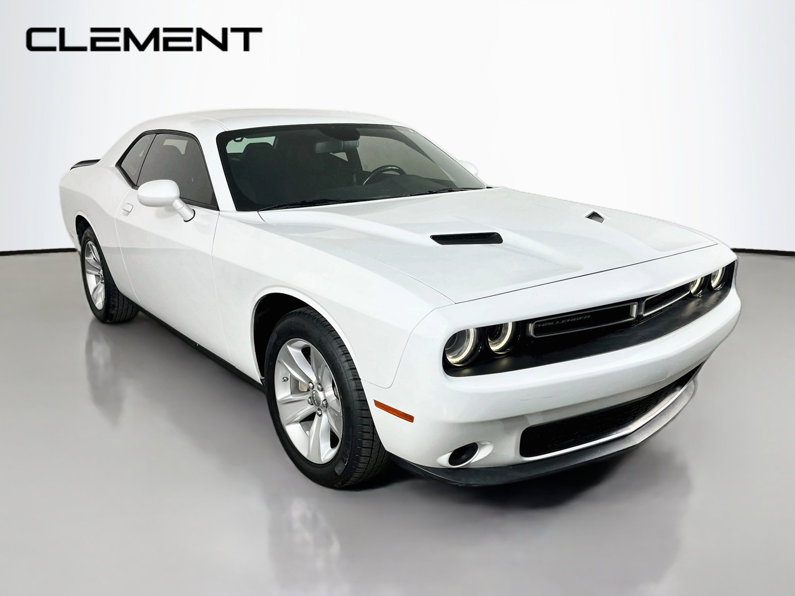 Used 2023 Dodge Challenger SXT RWD image 4