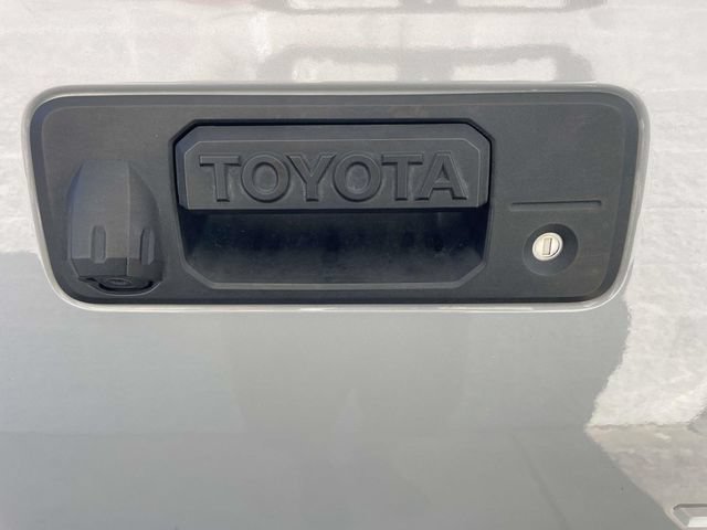 Used 2021 Toyota Tundra Limited w/ Limited Premium Package AWD/4WD image 11