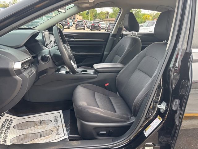 Used 2022 Nissan Altima 2.5 SV FWD image 13