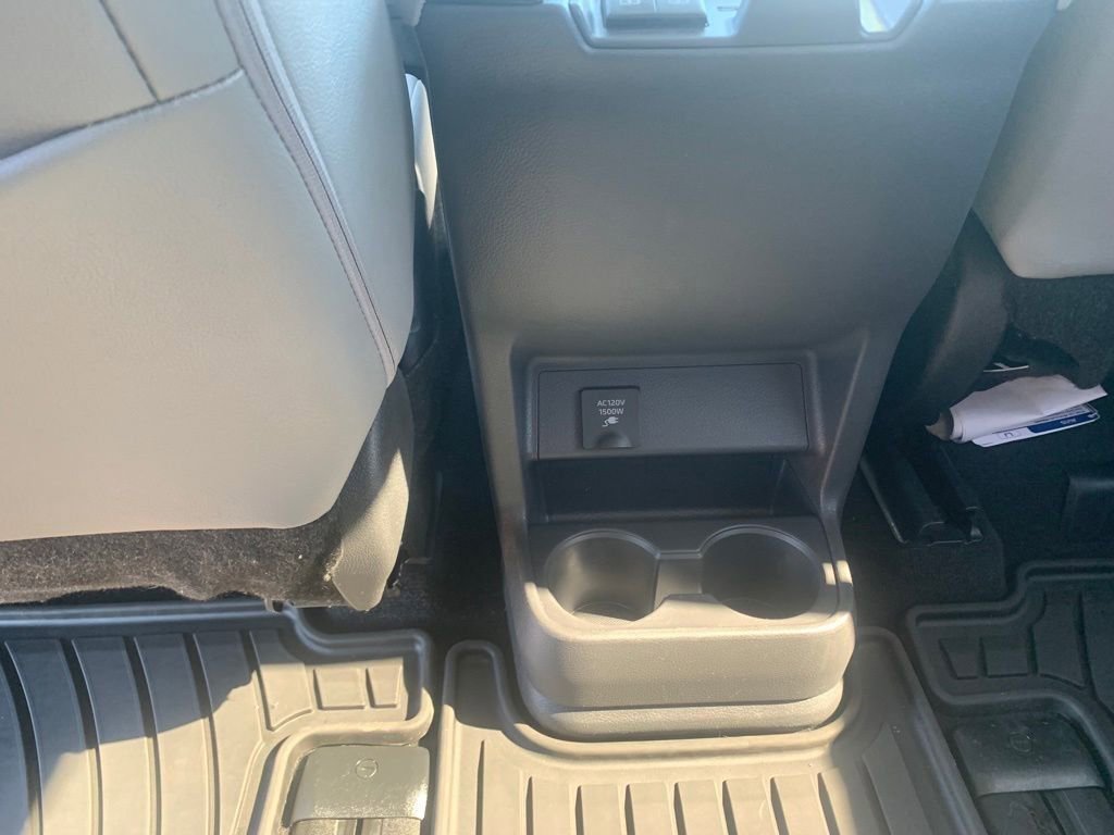 Used 2023 Toyota Sienna XLE image 28