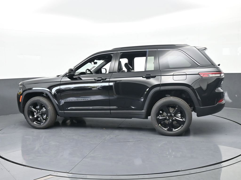 New 2026 Jeep Grand Cherokee Limited w/ Limited Altitude Package RWD image 3