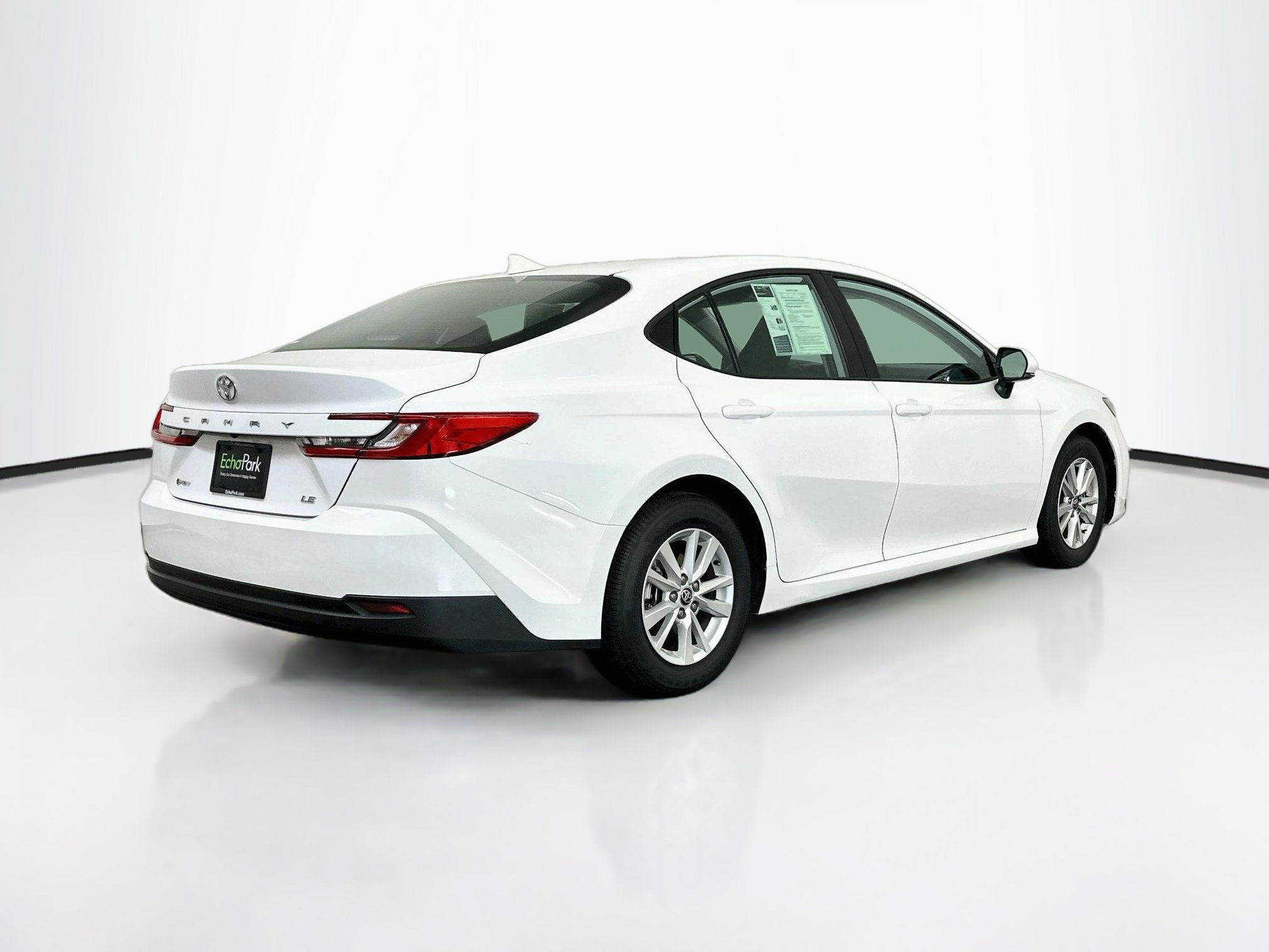 Used 2026 Toyota Camry SE FWD image 9