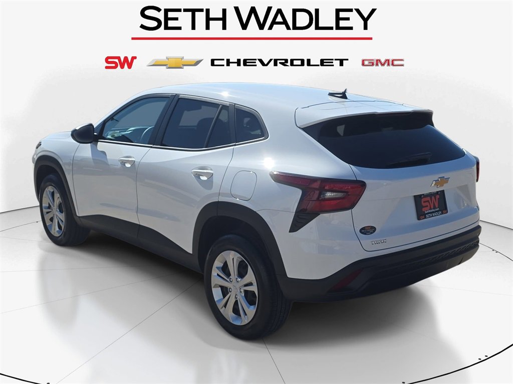 Used 2025 Chevrolet Trax LS image 5