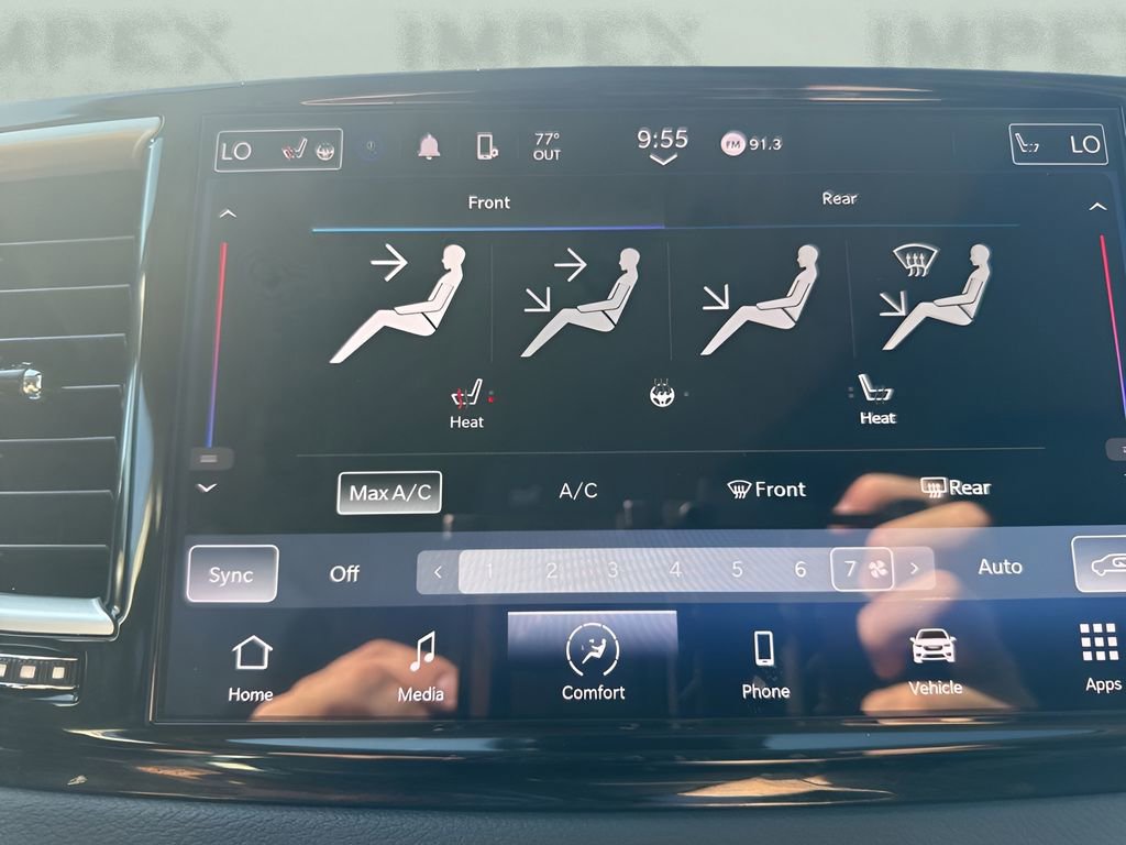 Used 2023 Chrysler Pacifica Touring-L FWD image 18