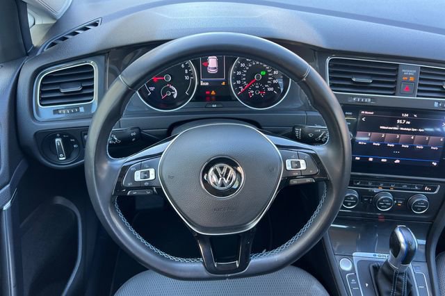 Used 2019 Volkswagen e-Golf SE image 16