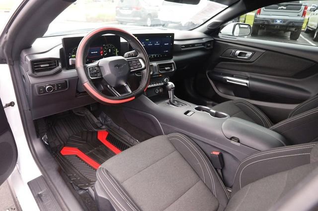 Used 2025 Ford Mustang Coupe RWD image 24