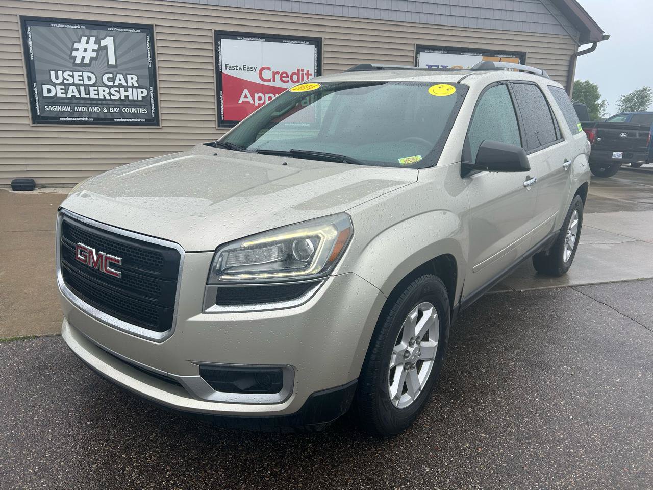 Used 2014 GMC Acadia SLE FWD image 1