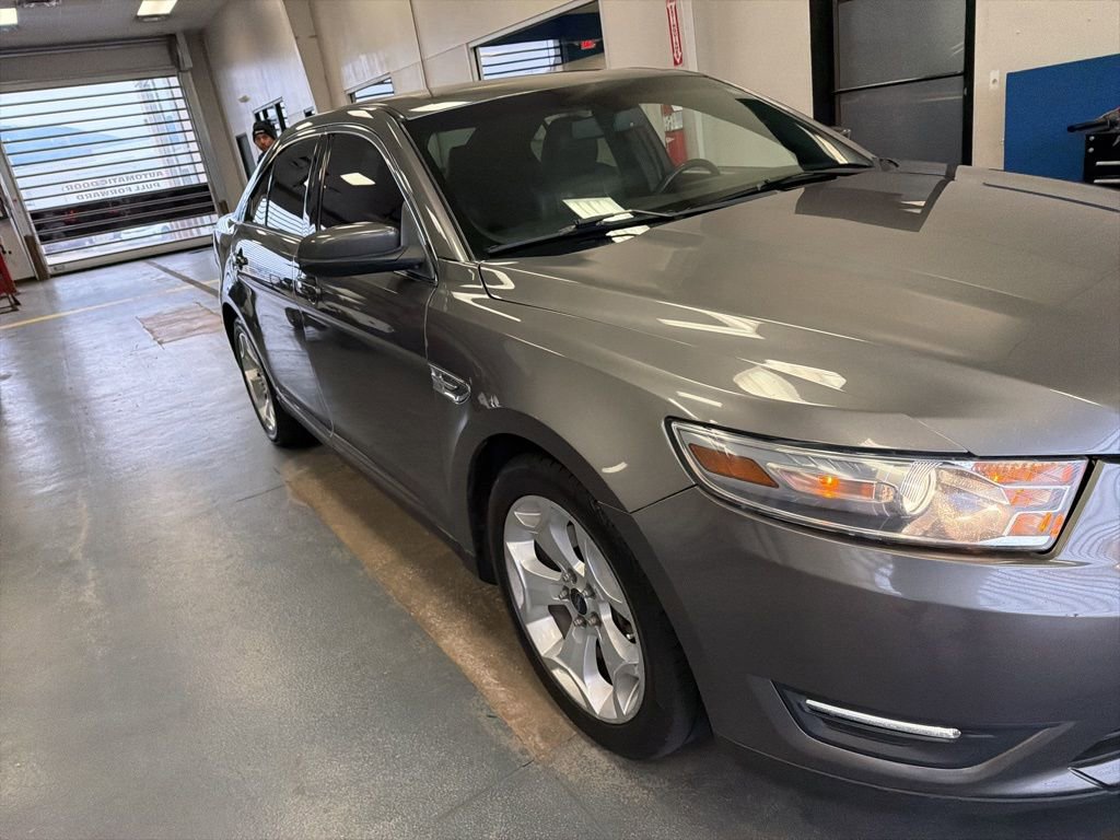 Used 2013 Ford Taurus SEL image 1