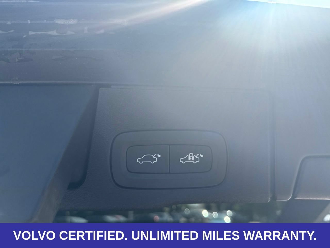 Certified 2024 Volvo XC60 B5 Plus w/ Protection Package Premier AWD/4WD image 8