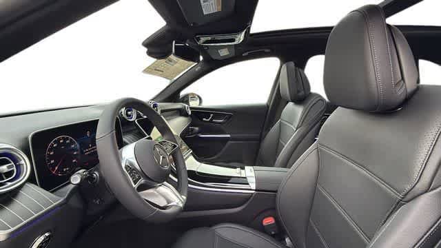 Used 2026 Mercedes-Benz GLC 300 4MATIC image 4