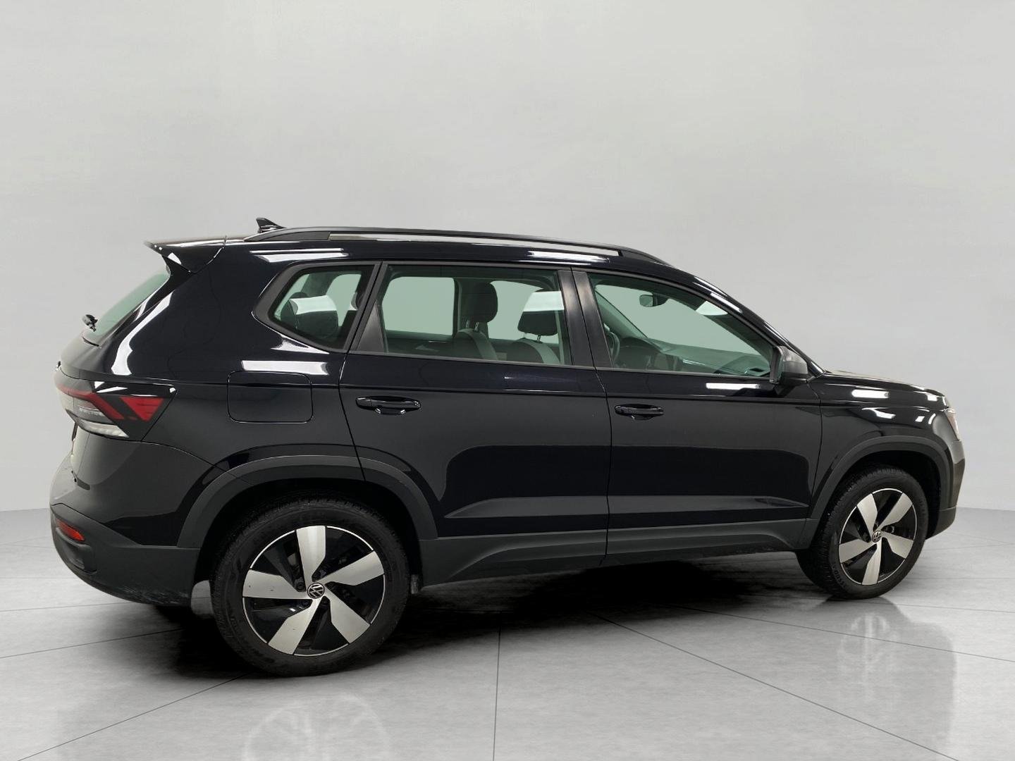 Used 2025 Volkswagen Taos S AWD/4WD image 3