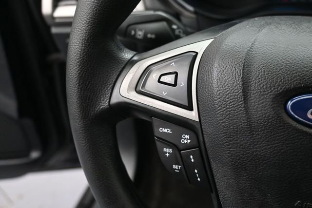 Used 2020 Ford Fusion SE FWD image 9